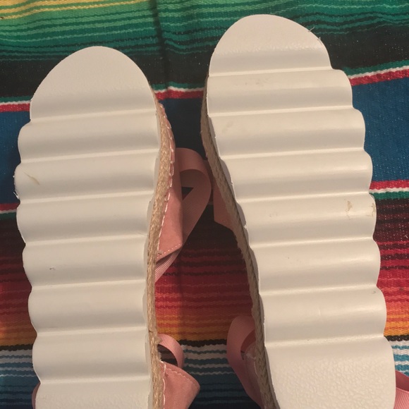 SOLD !!! ROSE COLOR WEDGE SANDALS W/ RIBBON TIE 9 - Picture 4 of 6